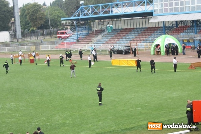 Zdjęcie w galerii na portalu naszwodzislaw.com: Zacięta rywalizacja strażak&oacute;w podczas zawod&oacute;w pożarniczych wiadomości z regionu