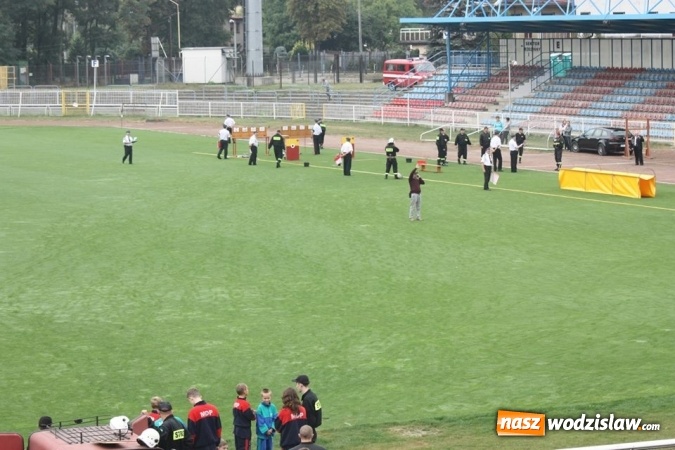 Zdjęcie w galerii na portalu naszwodzislaw.com: Zacięta rywalizacja strażak&oacute;w podczas zawod&oacute;w pożarniczych wiadomości z regionu