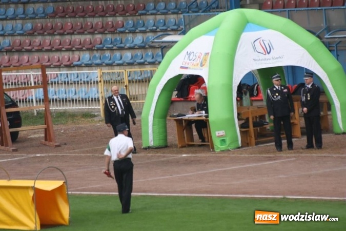 Zdjęcie w galerii na portalu naszwodzislaw.com: Zacięta rywalizacja strażak&oacute;w podczas zawod&oacute;w pożarniczych wiadomości z regionu