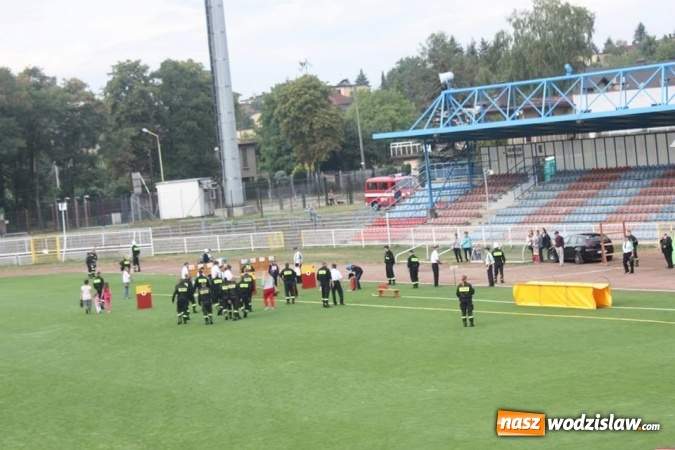 Zdjęcie w galerii na portalu naszwodzislaw.com: Zacięta rywalizacja strażak&oacute;w podczas zawod&oacute;w pożarniczych wiadomości z regionu