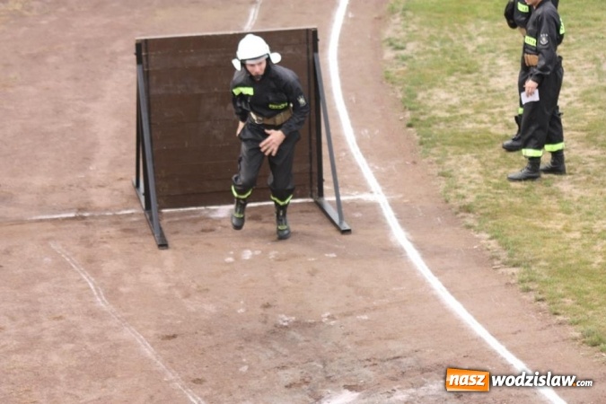 Zdjęcie w galerii na portalu naszwodzislaw.com: Zacięta rywalizacja strażak&oacute;w podczas zawod&oacute;w pożarniczych wiadomości z regionu