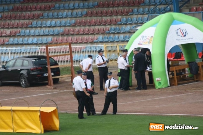 Zdjęcie w galerii na portalu naszwodzislaw.com: Zacięta rywalizacja strażak&oacute;w podczas zawod&oacute;w pożarniczych wiadomości z regionu