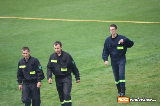 Zdjęcie w galerii na portalu naszwodzislaw.com: Zacięta rywalizacja strażak&oacute;w podczas zawod&oacute;w pożarniczych wiadomości z regionu