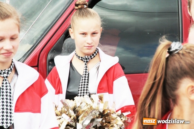 Zdjęcie w galerii na portalu naszwodzislaw.com: Ogromny korow&oacute;d dożynkowy w Bukowie wiadomości z regionu