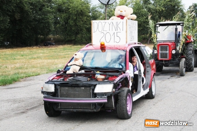 Zdjęcie w galerii na portalu naszwodzislaw.com: Ogromny korow&oacute;d dożynkowy w Bukowie wiadomości z regionu