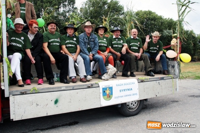 Zdjęcie w galerii na portalu naszwodzislaw.com: Ogromny korow&oacute;d dożynkowy w Bukowie wiadomości z regionu