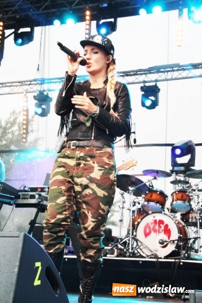 Zdjęcie w galerii na portalu naszwodzislaw.com: Donatan & Cleo oraz grupa Dżem na finał dożynek w Bukowie wiadomości z regionu