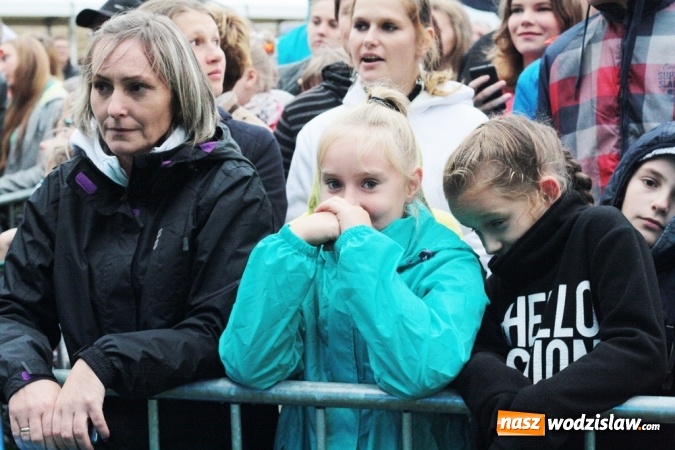 Zdjęcie w galerii na portalu naszwodzislaw.com: Donatan & Cleo oraz grupa Dżem na finał dożynek w Bukowie wiadomości z regionu