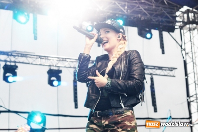 Zdjęcie w galerii na portalu naszwodzislaw.com: Donatan & Cleo oraz grupa Dżem na finał dożynek w Bukowie wiadomości z regionu