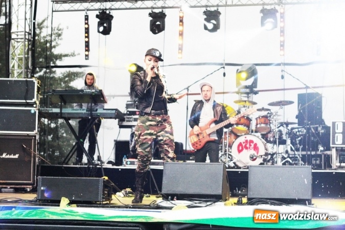 Zdjęcie w galerii na portalu naszwodzislaw.com: Donatan & Cleo oraz grupa Dżem na finał dożynek w Bukowie wiadomości z regionu