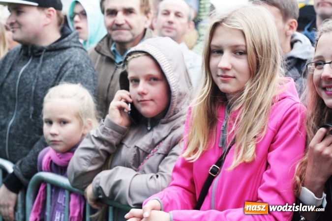 Zdjęcie w galerii na portalu naszwodzislaw.com: Donatan & Cleo oraz grupa Dżem na finał dożynek w Bukowie wiadomości z regionu