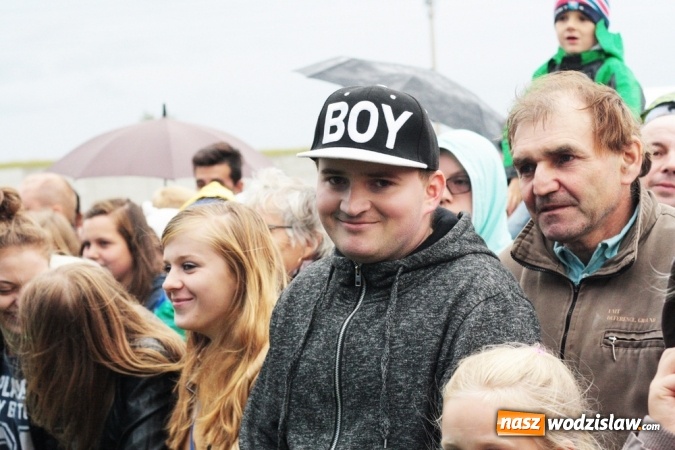 Zdjęcie w galerii na portalu naszwodzislaw.com: Donatan & Cleo oraz grupa Dżem na finał dożynek w Bukowie wiadomości z regionu