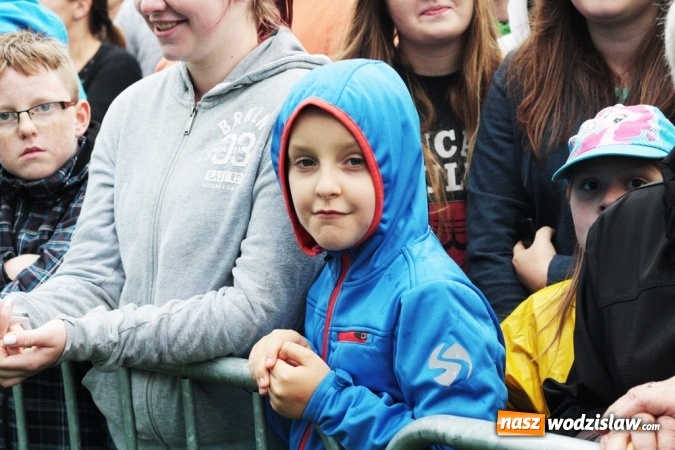 Zdjęcie w galerii na portalu naszwodzislaw.com: Donatan & Cleo oraz grupa Dżem na finał dożynek w Bukowie wiadomości z regionu