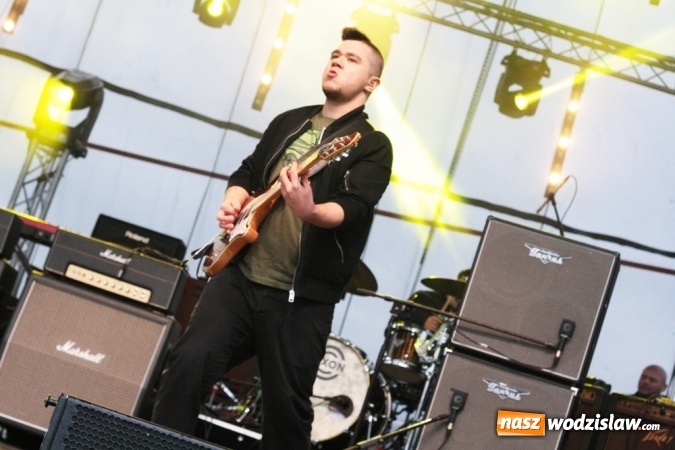 Zdjęcie w galerii na portalu naszwodzislaw.com: Donatan & Cleo oraz grupa Dżem na finał dożynek w Bukowie wiadomości z regionu