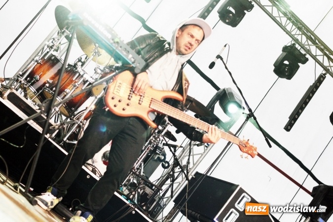 Zdjęcie w galerii na portalu naszwodzislaw.com: Donatan & Cleo oraz grupa Dżem na finał dożynek w Bukowie wiadomości z regionu