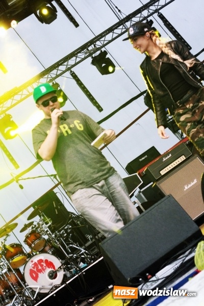 Zdjęcie w galerii na portalu naszwodzislaw.com: Donatan & Cleo oraz grupa Dżem na finał dożynek w Bukowie wiadomości z regionu