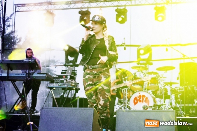 Zdjęcie w galerii na portalu naszwodzislaw.com: Donatan & Cleo oraz grupa Dżem na finał dożynek w Bukowie wiadomości z regionu