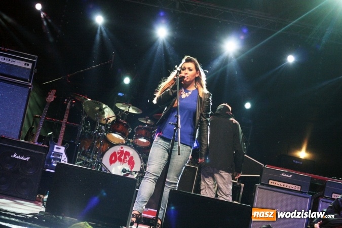 Zdjęcie w galerii na portalu naszwodzislaw.com: Donatan & Cleo oraz grupa Dżem na finał dożynek w Bukowie wiadomości z regionu