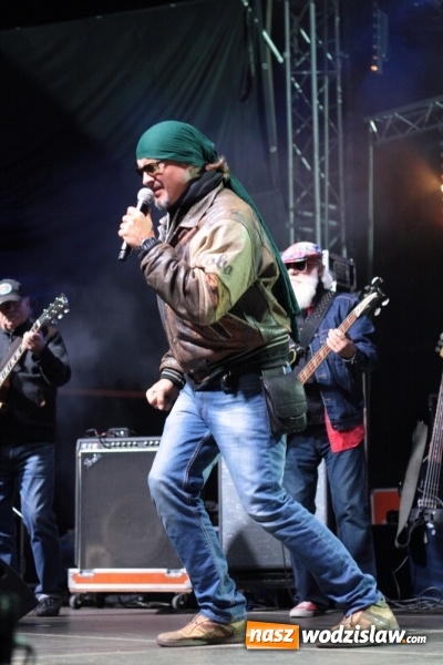 Zdjęcie w galerii na portalu naszwodzislaw.com: Donatan & Cleo oraz grupa Dżem na finał dożynek w Bukowie wiadomości z regionu