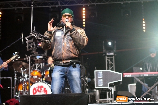 Zdjęcie w galerii na portalu naszwodzislaw.com: Donatan & Cleo oraz grupa Dżem na finał dożynek w Bukowie wiadomości z regionu