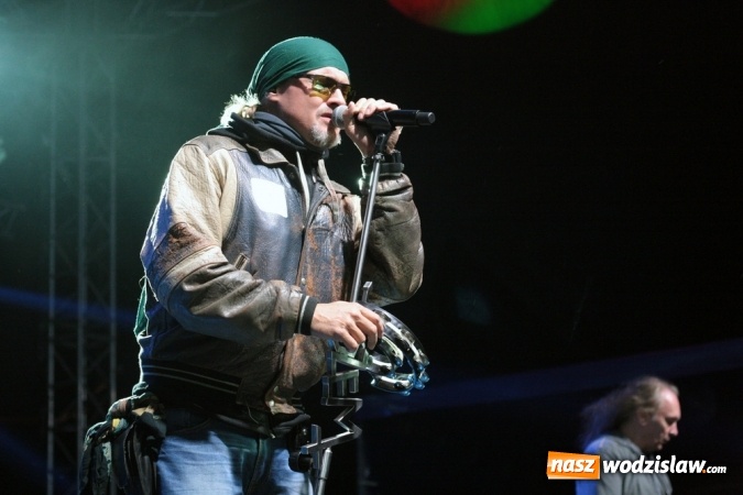 Zdjęcie w galerii na portalu naszwodzislaw.com: Donatan & Cleo oraz grupa Dżem na finał dożynek w Bukowie wiadomości z regionu