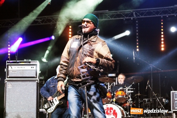 Zdjęcie w galerii na portalu naszwodzislaw.com: Donatan & Cleo oraz grupa Dżem na finał dożynek w Bukowie wiadomości z regionu