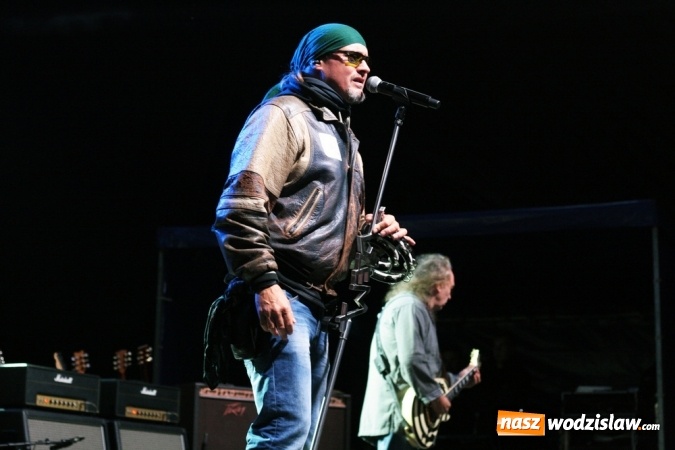 Zdjęcie w galerii na portalu naszwodzislaw.com: Donatan & Cleo oraz grupa Dżem na finał dożynek w Bukowie wiadomości z regionu