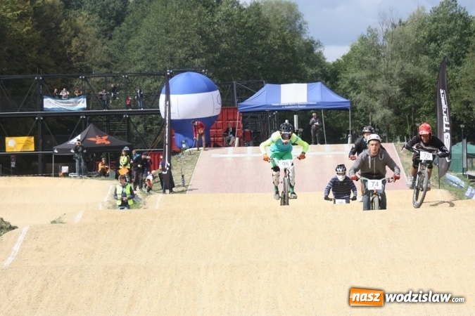 Zdjęcie w galerii na portalu naszwodzislaw.com: Najlepsi zawodnicy BMX Racing w kraju spotkali się w Rodzinnym Parku Rozrywki wiadomości z regionu