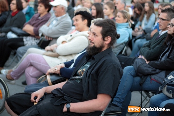 Zdjęcie w galerii na portalu naszwodzislaw.com: Po raz drugi teatr zawładnął Wodzisławiem wiadomości z regionu