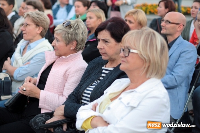 Zdjęcie w galerii na portalu naszwodzislaw.com: Po raz drugi teatr zawładnął Wodzisławiem wiadomości z regionu