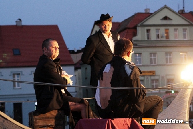 Zdjęcie w galerii na portalu naszwodzislaw.com: Po raz drugi teatr zawładnął Wodzisławiem wiadomości z regionu