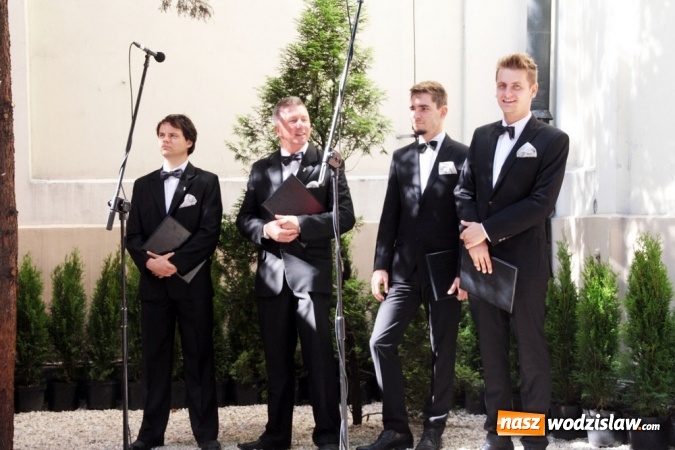 Zdjęcie w galerii na portalu naszwodzislaw.com: Wierni zawitali do Bazyliki Narodzenia Najświętszej Maryi Panny w Pszowie wiadomości z regionu