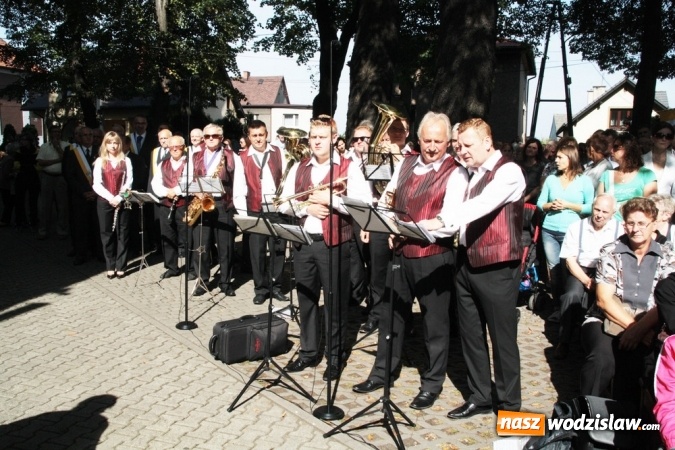 Zdjęcie w galerii na portalu naszwodzislaw.com: Wierni zawitali do Bazyliki Narodzenia Najświętszej Maryi Panny w Pszowie wiadomości z regionu