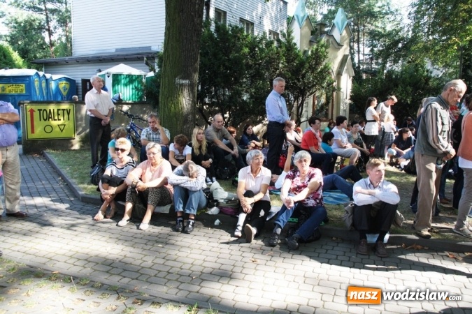 Zdjęcie w galerii na portalu naszwodzislaw.com: Wierni zawitali do Bazyliki Narodzenia Najświętszej Maryi Panny w Pszowie wiadomości z regionu
