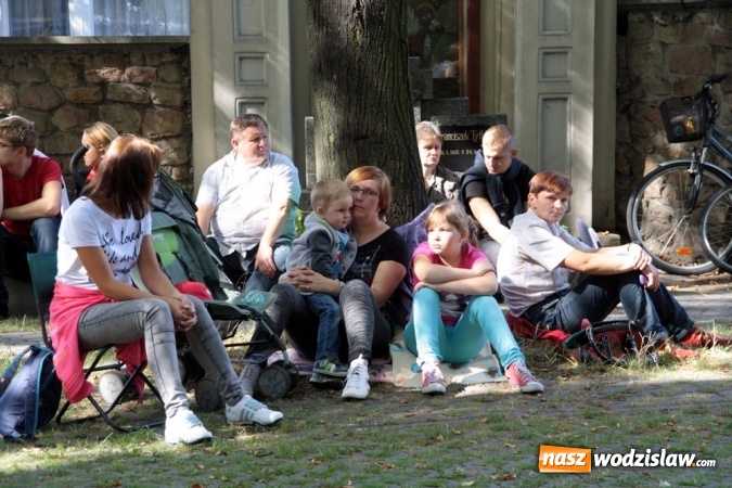 Zdjęcie w galerii na portalu naszwodzislaw.com: Wierni zawitali do Bazyliki Narodzenia Najświętszej Maryi Panny w Pszowie wiadomości z regionu