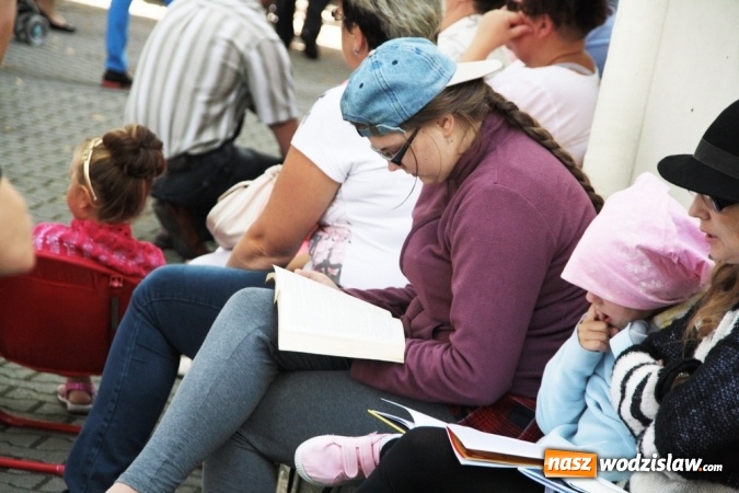 Zdjęcie w galerii na portalu naszwodzislaw.com: Wierni zawitali do Bazyliki Narodzenia Najświętszej Maryi Panny w Pszowie wiadomości z regionu