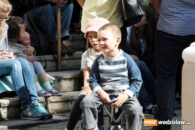 Zdjęcie w galerii na portalu naszwodzislaw.com: Wierni zawitali do Bazyliki Narodzenia Najświętszej Maryi Panny w Pszowie wiadomości z regionu