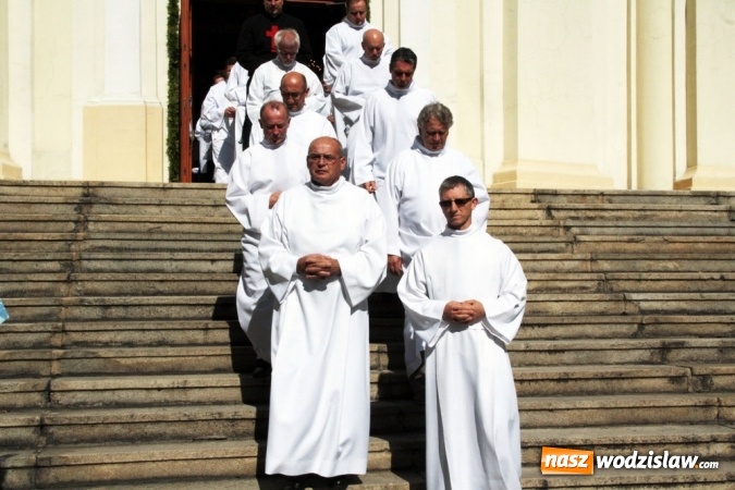Zdjęcie w galerii na portalu naszwodzislaw.com: Wierni zawitali do Bazyliki Narodzenia Najświętszej Maryi Panny w Pszowie wiadomości z regionu