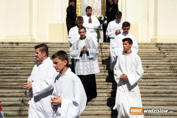 Zdjęcie w galerii na portalu naszwodzislaw.com: Wierni zawitali do Bazyliki Narodzenia Najświętszej Maryi Panny w Pszowie wiadomości z regionu