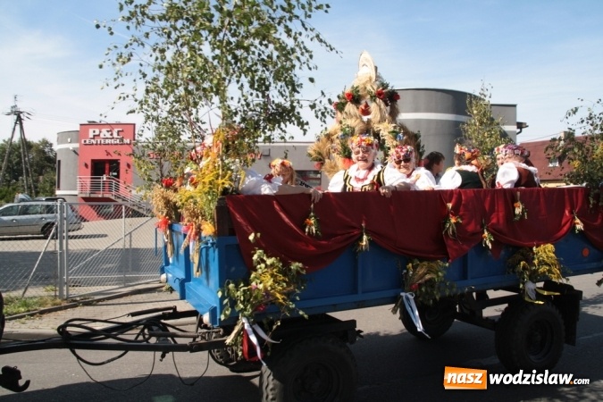 Zdjęcie w galerii na portalu naszwodzislaw.com: Dożynki 2015. Do Marklowic przybył Dudo-Bus wiadomości z regionu