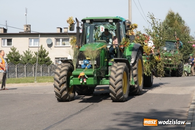 Zdjęcie w galerii na portalu naszwodzislaw.com: Dożynki 2015. Do Marklowic przybył Dudo-Bus wiadomości z regionu