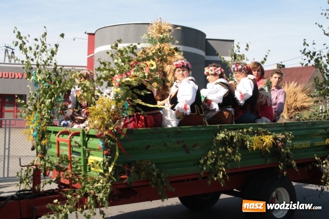 Zdjęcie w galerii na portalu naszwodzislaw.com: Dożynki 2015. Do Marklowic przybył Dudo-Bus wiadomości z regionu