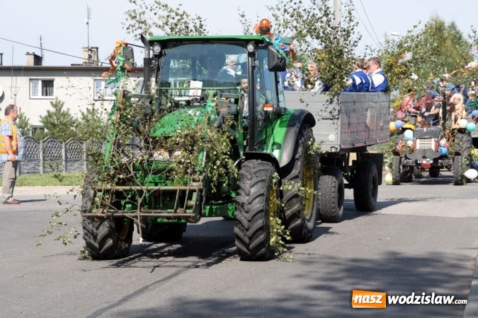 Zdjęcie w galerii na portalu naszwodzislaw.com: Dożynki 2015. Do Marklowic przybył Dudo-Bus wiadomości z regionu