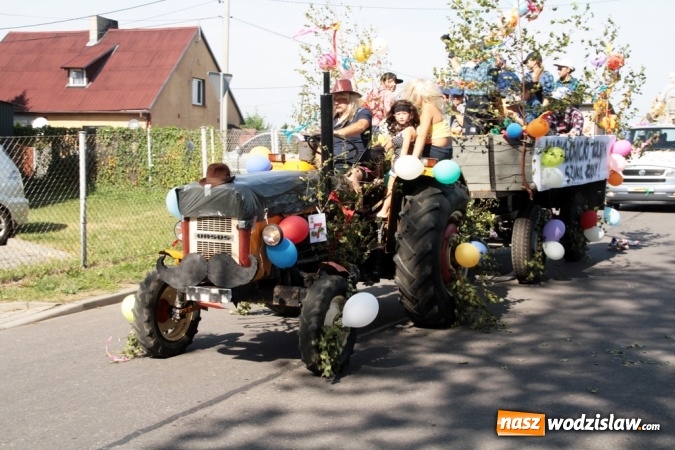Zdjęcie w galerii na portalu naszwodzislaw.com: Dożynki 2015. Do Marklowic przybył Dudo-Bus wiadomości z regionu