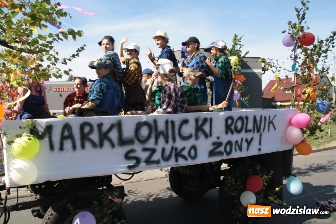 Zdjęcie w galerii na portalu naszwodzislaw.com: Dożynki 2015. Do Marklowic przybył Dudo-Bus wiadomości z regionu