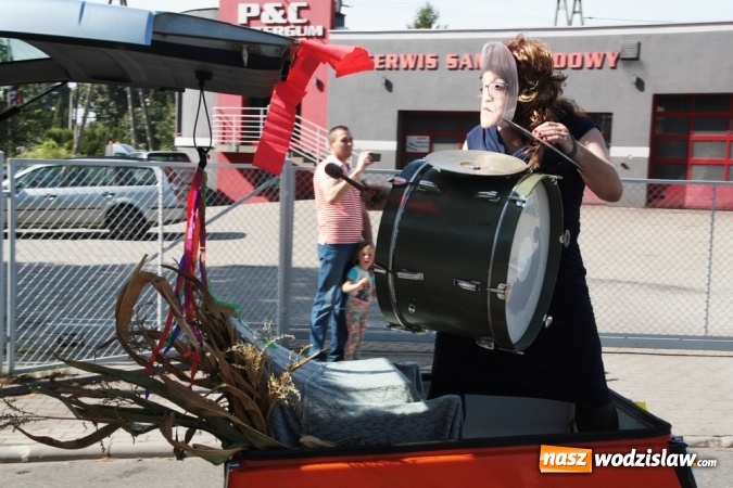 Zdjęcie w galerii na portalu naszwodzislaw.com: Dożynki 2015. Do Marklowic przybył Dudo-Bus wiadomości z regionu