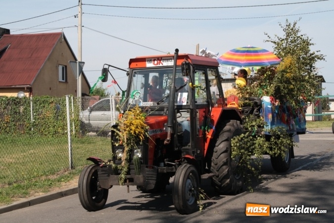 Zdjęcie w galerii na portalu naszwodzislaw.com: Dożynki 2015. Do Marklowic przybył Dudo-Bus wiadomości z regionu