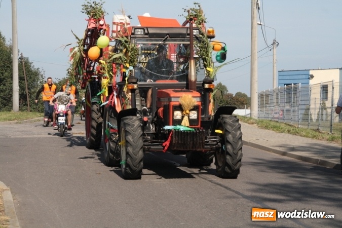 Zdjęcie w galerii na portalu naszwodzislaw.com: Dożynki 2015. Do Marklowic przybył Dudo-Bus wiadomości z regionu