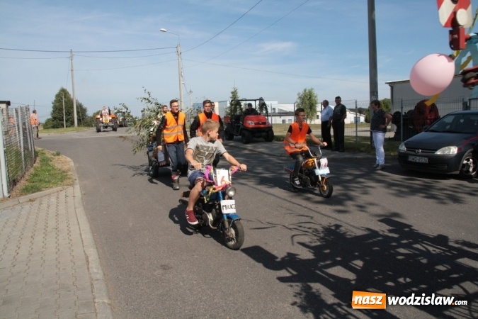 Zdjęcie w galerii na portalu naszwodzislaw.com: Dożynki 2015. Do Marklowic przybył Dudo-Bus wiadomości z regionu