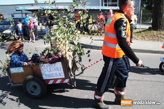 Zdjęcie w galerii na portalu naszwodzislaw.com: Dożynki 2015. Do Marklowic przybył Dudo-Bus wiadomości z regionu